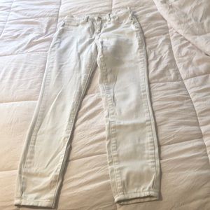 White skinny jeans